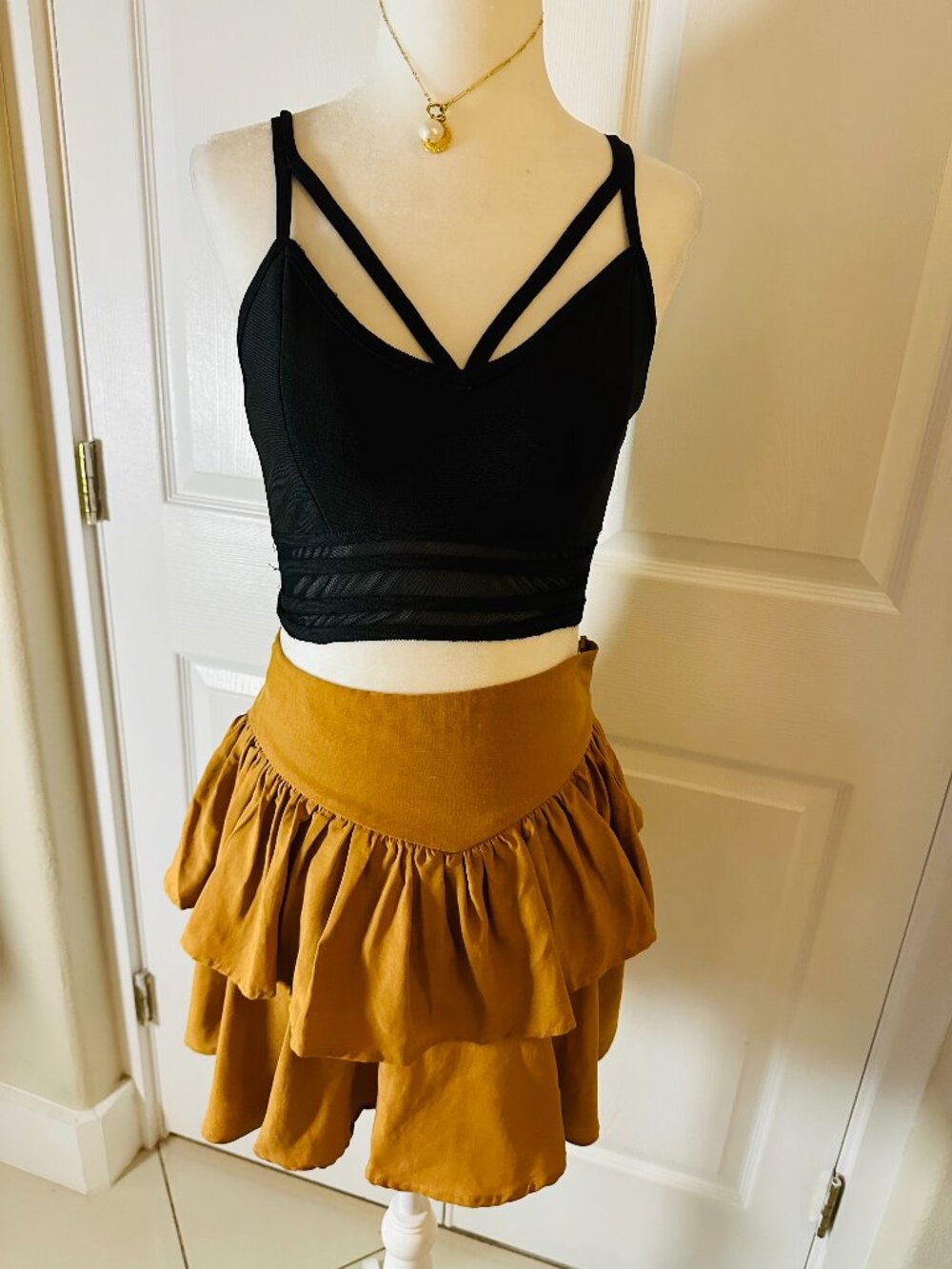 NWOT Forever 21 Mustard Yellow Tiered Ruffle Mini Skirt Y2K Boho V-Waistband S